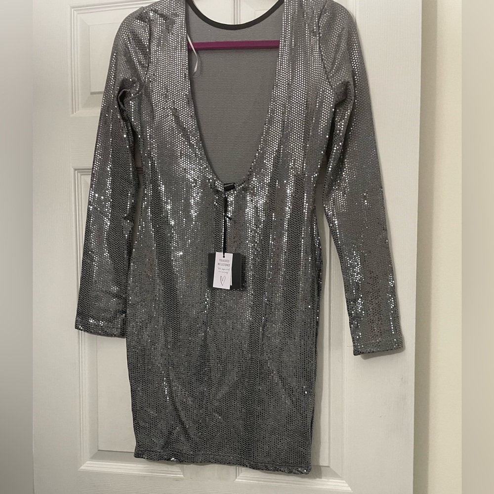 Small la nuit dress. Glittery silver. Back out beautiful dress